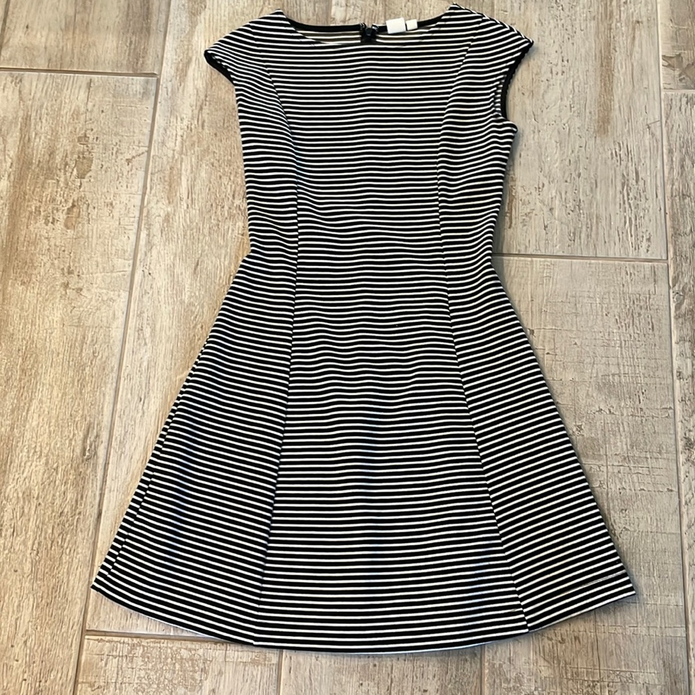 Gap Black and White Striped Business Casual Dress Size 0